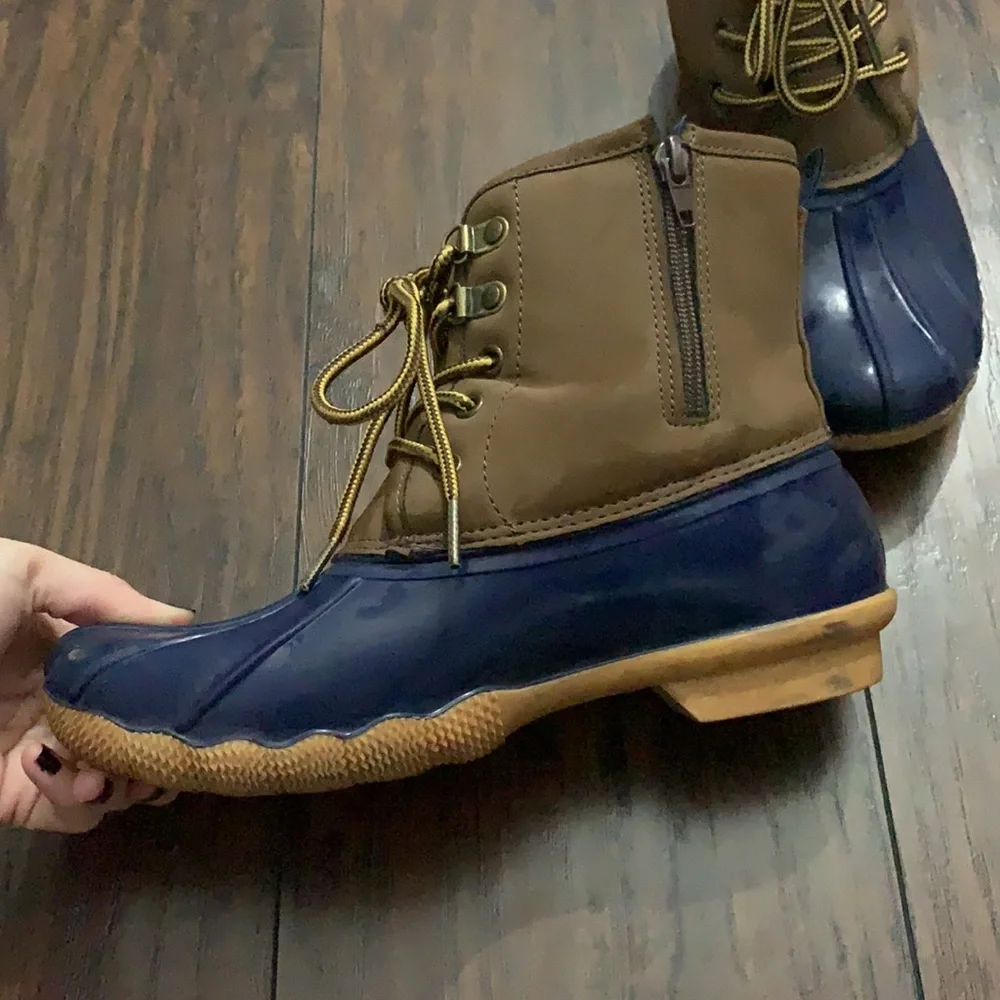 crown & ivy duck boots navy and brown - Picture 3 of 6